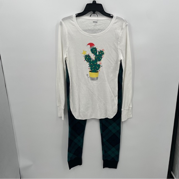 OLD NAVY WOMEN'S THERMAL HOLIDAY PRINT PAJAMA SET SIZE LARGE - Picture 1 of 6